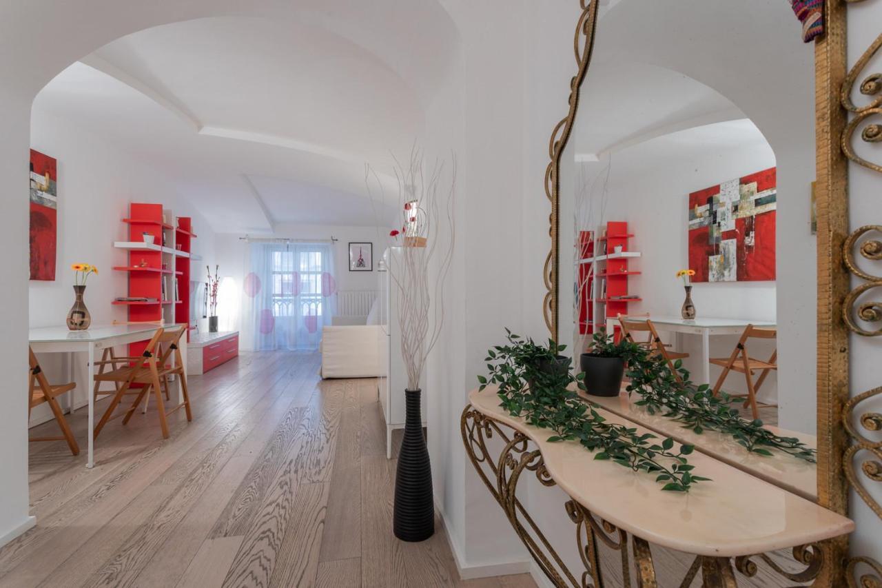 Red Studio Near Porta Nuova By Wonderful Italy ตูริน ภายนอก รูปภาพ